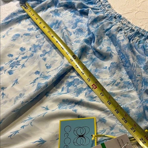 Floral Off-Shoulder Blouse - Blue and White. NWT. Size Large - Picture 8 of 12